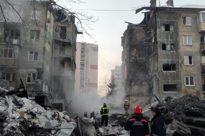 Семь пострадавших при взрыве газа в Новосибирске остаются в больницах