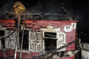 Три человека погибли и двое пострадали при пожаре в Омске