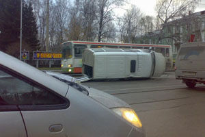 Маршрутка попала в ДТП, погибла женщина, шесть человек травмированы (Новосибирск)