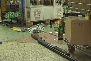 Новосибирский ОМОН обезвредил вооруженного мужчину, захватившего магазин с людьми