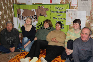 Жители Омской области объявили голодовку, требуя отставки губернатора Полежаева