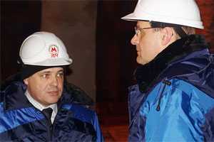 Юрченко и Ксензов поручили усилить работы по уборке снега с новосибирских крыш