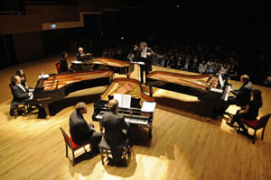 Известные пианисты одновременно сыграют в Новосибирске на четырех роялях