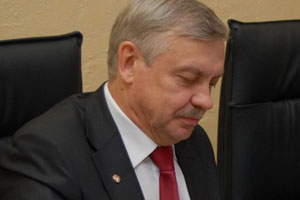 Суд оставил бывшего мэра Братска Александра Серова под стражей до 2 августа