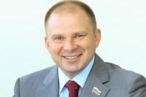 Томского депутата исключили из «Единой России» за «антимэрские календарики»