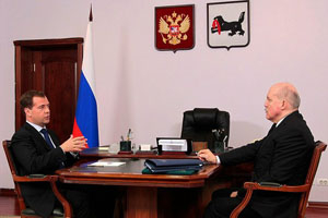 «Я считаю, это должно быть так и так!»: Медведев указал Мезенцеву на позицию губернатора