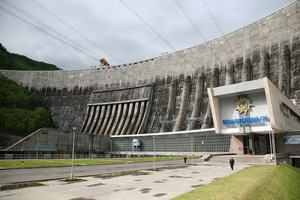Саяно-Шушенская ГЭС остановила холостые сбросы воды