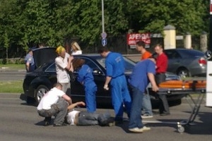 Автомобиль губернатора Иркутской области сбил в Москве пешехода на переходе — блогеры