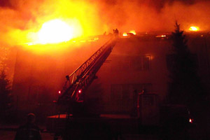 Крыша здания «Востокгазпрома» уничтожена пожаром в Томске