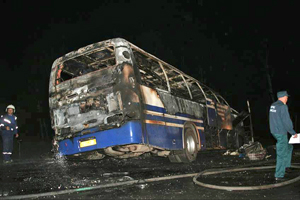 19 человек пострадали, пять погибли в столкновении пассажирского автобуса с грузовиком в Новосибирской области