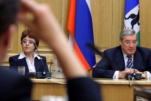 Новосибирский губернатор назначил пресс-секретарю своего предшественника пенсию в 3700 рублей