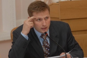Омский депутат, заочно арестованный за аферу на 400 млн рублей, скрывается в Европе