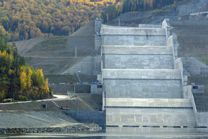 На береговом водосбросе Саяно-Шушенской ГЭС завершены основные строительные работы