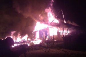 Девять человек, в том числе пятеро детей, погибли при пожаре в Красноярском крае
