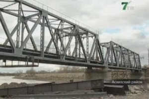 Одной из причин майского обрушения пролетов моста в Хакасии стало февральское землетрясение
