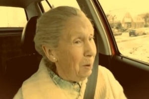 Прокуратура настаивает на лишении 81-летней жительницы Алтая водительских прав