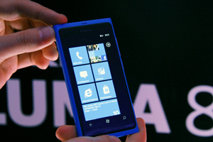 Nokia представила в России смартфоны на базе операционной системы Microsoft Windows Phone (видео)