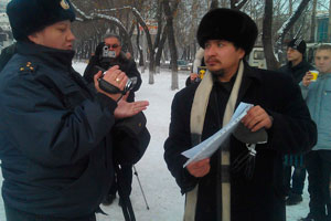 Новокузнецкие полицейские около четырех часов прятали в отделении организатора пикетов в защиту городской экологии