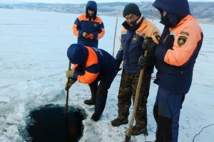 Супруги погибли во время подледной рыбалки на Байкале в Иркутской области