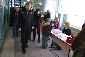 Явка на выборах депутатов Госдумы РФ в Новосибирске за три часа увеличилась на 15,75%