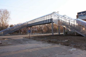 «Сибмост» построил в Бердске за 18,03 млн рублей надземный пешеходный переход через федеральную трассу М-52