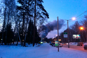 Торговый павильон горел в новосибирском Академгородке (фото и видео очевидцев)