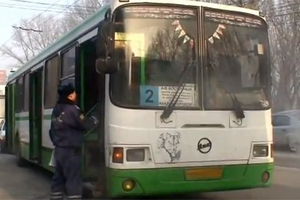 Пассажирский автобус сбил насмерть студентку в Красноярске: разыскиваются очевидцы