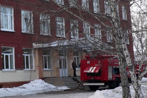 Более 530 детей эвакуированы из иркутской школы из-за пожара