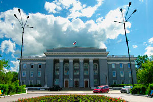 Бывший судья, оправданный по делу об избиении и изнасиловании иркутской студентки, заново предстанет перед судом