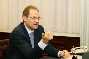 Новосибирский губернатор подтвердил, что готовит изменения в областном правительстве (видео)