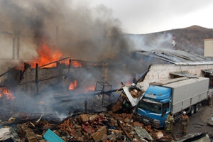 Крупный пожар произошел на складе пиротехники в Чите из-за самовозгорания изделий — прокуратура