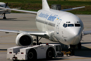 Рейс AeroSvit из Новосибирска в Киев задержан из-за долга за топливо — «Толмачёво»