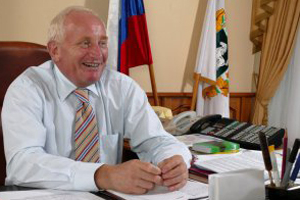 Томский губернатор выдвинет Виктора Кресса в сенаторы