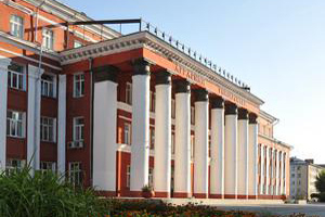 Завобщежитием Новосибирского аграрного университета предстанет перед судом за 130 тыс. рублей взяток