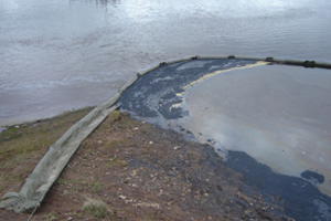 Пятно нефтепродуктов на Ангаре ликвидировано — правительство Иркутской области