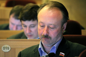 Новосибирские депутаты предлагают штрафовать на 3 тыс. рублей за разговоры по телефону за рулём