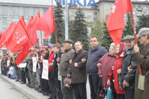 Новосибирские коммунисты высказались против роста тарифов ЖКХ и за депутата Локтя (видео)