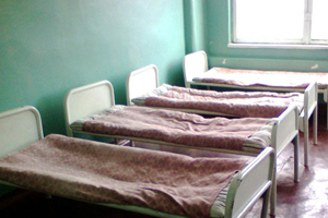 Полиция эвакуировала около 400 пациентов омской больницы из-за сообщения о бомбе