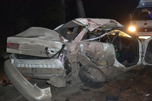 Три человека погибли в Новосибирске после столкновения грузовика и «Тойоты» (видео)