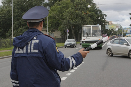Инспектор ДПС в Забайкалье на личном грузовике протаранил мотоцикл: один человек погиб, трое пострадали