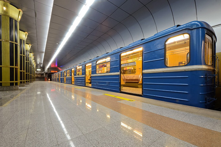 Строительство метро должно вытеснить Гусинобродский рынок на новое место уже в 2013 году — новосибирский губернатор