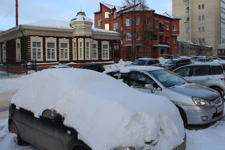 Мэрия Новосибирска и ГИБДД будут сами эвакуировать мешающие уборке снега автомобили