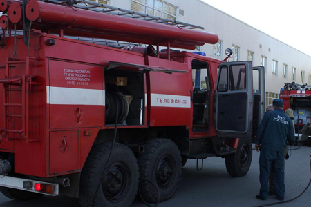 Нарушения противопожарных норм обнаружены в пожарном депо в Омской области