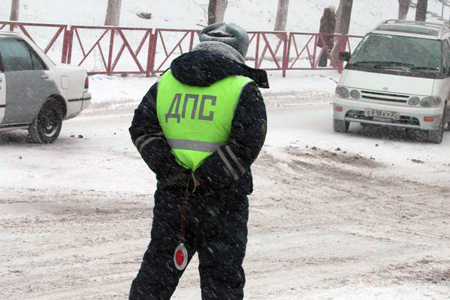 Алтайская ГИБДД предупреждает о закрытии дорог в Казахстан в связи с морозами 