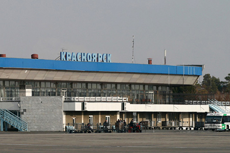 Самолет Москва-Хабаровск приземлился в Красноярске из-за смерти пятилетнего мальчика