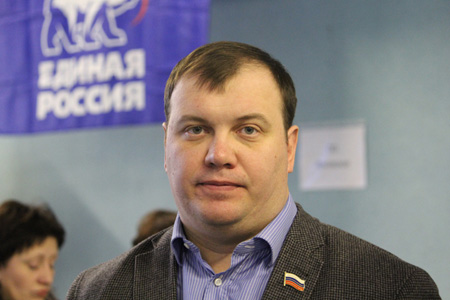 Руководство новосибирской «Единой России» опровергло административное давление на праймериз: «Петров давно потерял связь с партией»