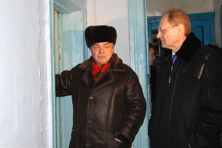 Губернатор Юрченко не обещал жильцу барака на Якушева новый дом в 2012 году — пресс-служба