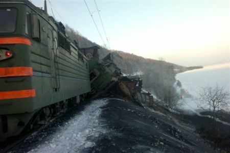 Два человека погибли при сходе вагонов с углем на Восточно-Сибирской железной дороге