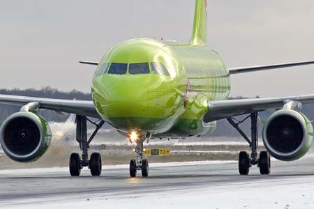 Самолет S7, летевший из Абакана в Москву, совершил вынужденную посадку в Новосибирске 