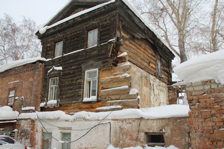 Томские власти обяжут узбеков вернуть городу памятник деревянного зодчества